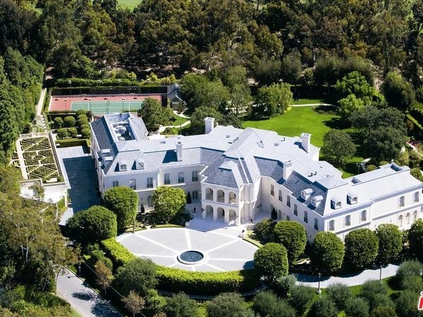 home where marilyn monroe died for sale; $200m home; beach living home where marilyn monroe died for sale; $200m home; beach living